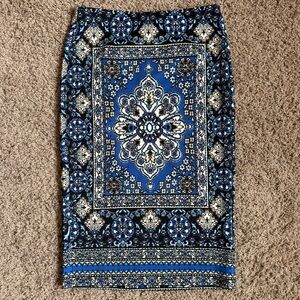 Carmen Marc Valvo pull-on stretchy pencil skirt